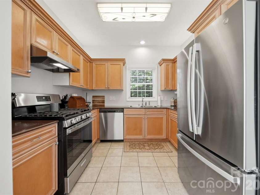 4510 18th Street Lane, Hickory, NC 28601.  MLS# CAR4410657, YatesRealty ID 42637. 