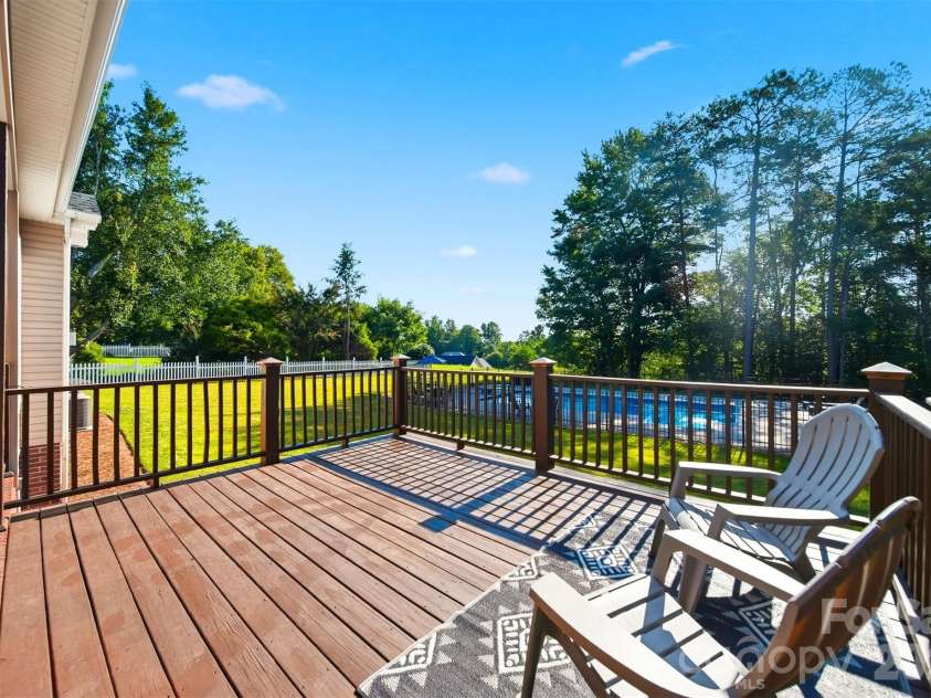 4510 18th Street Lane, Hickory, NC 28601.  MLS# CAR4410657, YatesRealty ID 42637. 