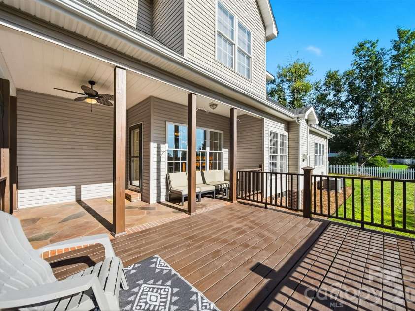 4510 18th Street Lane, Hickory, NC 28601.  MLS# CAR4410657, YatesRealty ID 42637. 