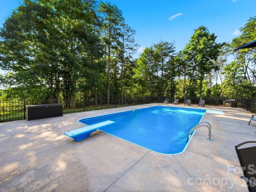 4510 18th Street Lane, Hickory, NC 28601.  MLS# CAR4410657, YatesRealty ID 42637. 