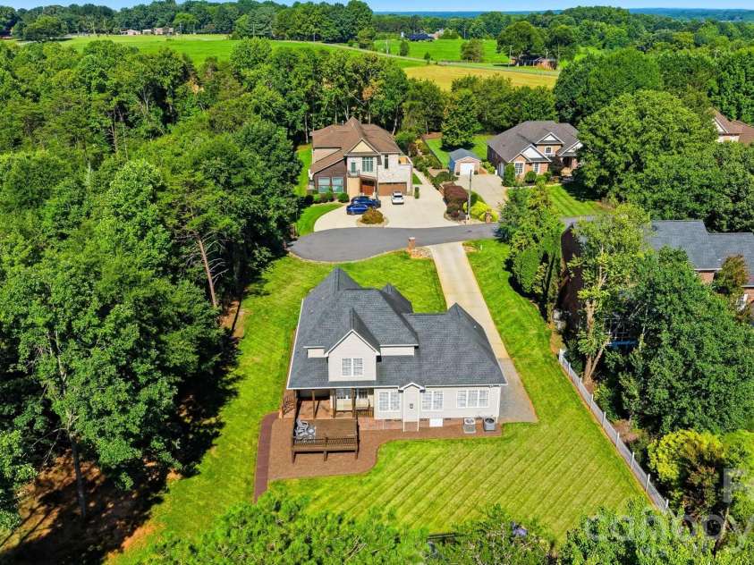 4510 18th Street Lane, Hickory, NC 28601.  MLS# CAR4410657, YatesRealty ID 42637. 