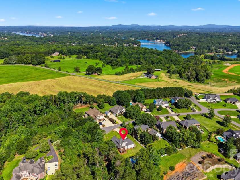 4510 18th Street Lane, Hickory, NC 28601.  MLS# CAR4410657, YatesRealty ID 42637. 