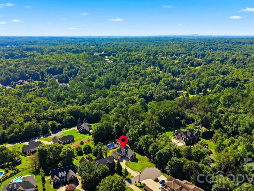 4510 18th Street Lane, Hickory, NC 28601.  MLS# CAR4410657, YatesRealty ID 42637. 