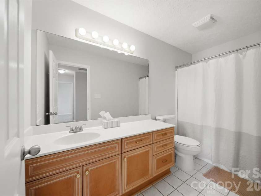 4510 18th Street Lane, Hickory, NC 28601.  MLS# CAR4410657, YatesRealty ID 42637. Full bath Upper