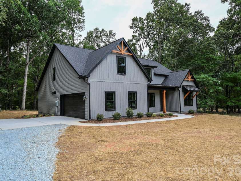 1822 New Salem Road, Monroe, NC 28110.  MLS# CAR4402589, YatesRealty ID 42638. 