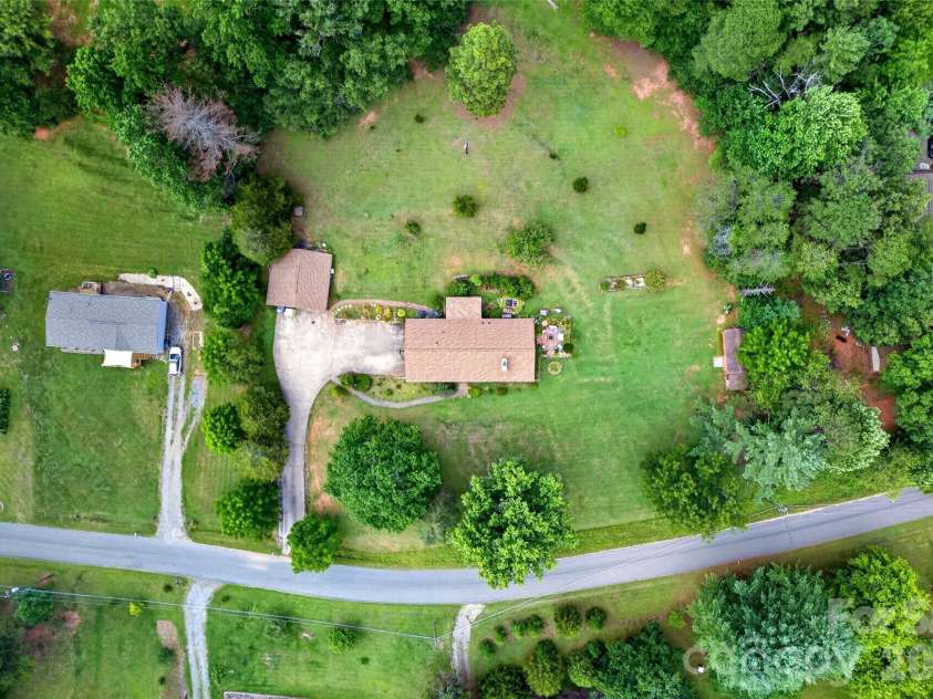 71 Green Vale Drive, Leicester, NC 28748.  MLS# CAR4397468, YatesRealty ID 42639. 