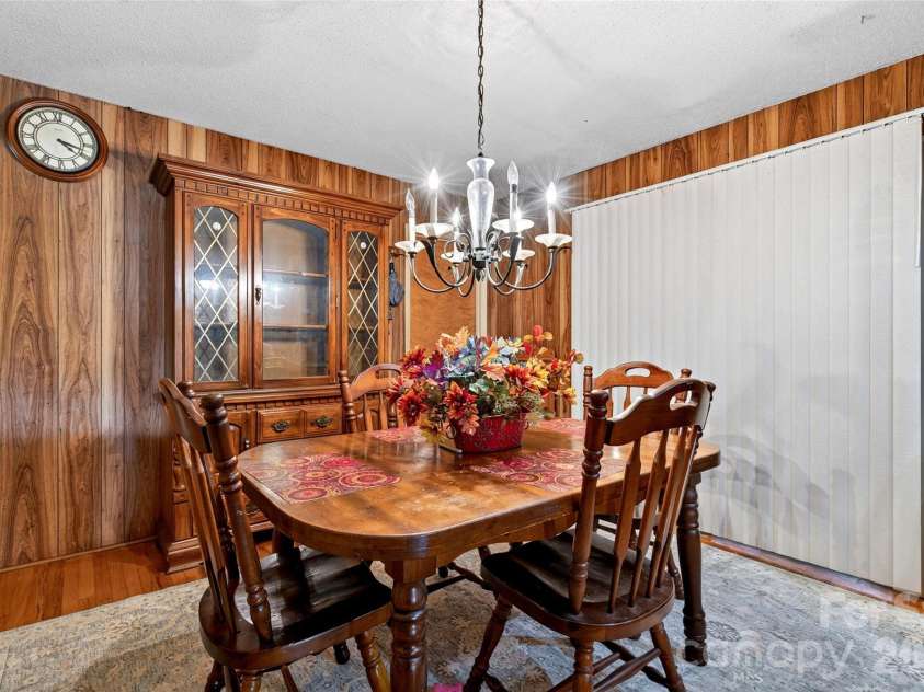 71 Green Vale Drive, Leicester, NC 28748.  MLS# CAR4397468, YatesRealty ID 42639. 