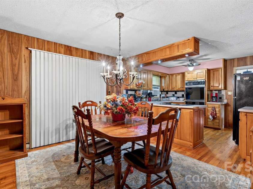 71 Green Vale Drive, Leicester, NC 28748.  MLS# CAR4397468, YatesRealty ID 42639. 