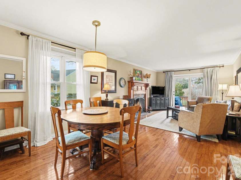 421 Windsor Lane, Statesville, NC 28677.  MLS# CAR4350259, YatesRealty ID 4264. 