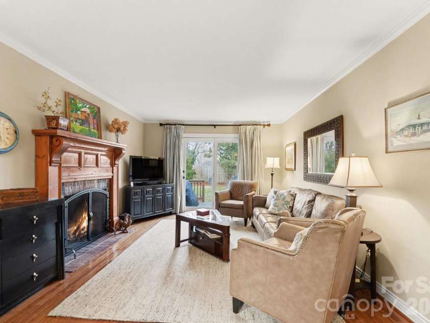 421 Windsor Lane, Statesville, NC 28677.  MLS# CAR4350259, YatesRealty ID 4264. 