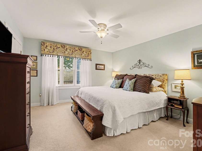 421 Windsor Lane, Statesville, NC 28677.  MLS# CAR4350259, YatesRealty ID 4264. 