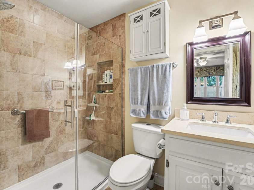 421 Windsor Lane, Statesville, NC 28677.  MLS# CAR4350259, YatesRealty ID 4264. 