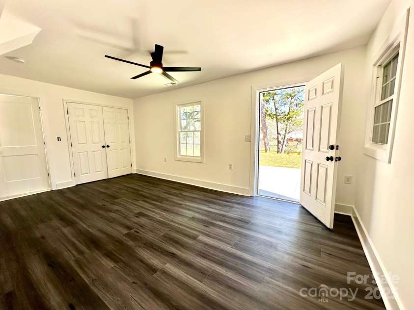 4513 Munsee Street, Charlotte, NC 28213.  MLS# CAR4218862, YatesRealty ID 4264. 