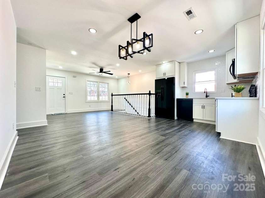 4513 Munsee Street, Charlotte, NC 28213.  MLS# CAR4218862, YatesRealty ID 4264. 