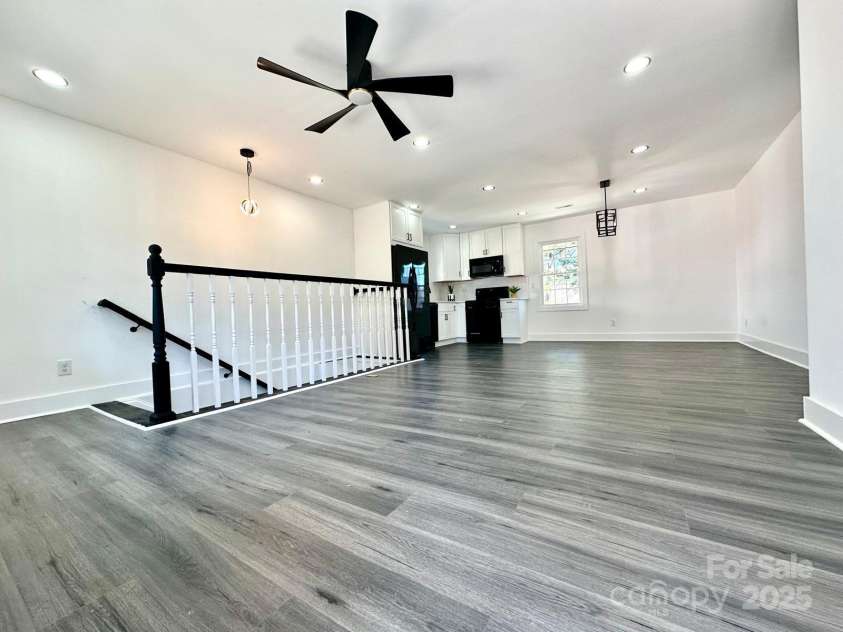 4513 Munsee Street, Charlotte, NC 28213.  MLS# CAR4218862, YatesRealty ID 4264. 