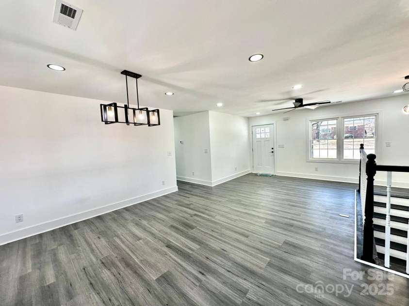 4513 Munsee Street, Charlotte, NC 28213.  MLS# CAR4218862, YatesRealty ID 4264. 