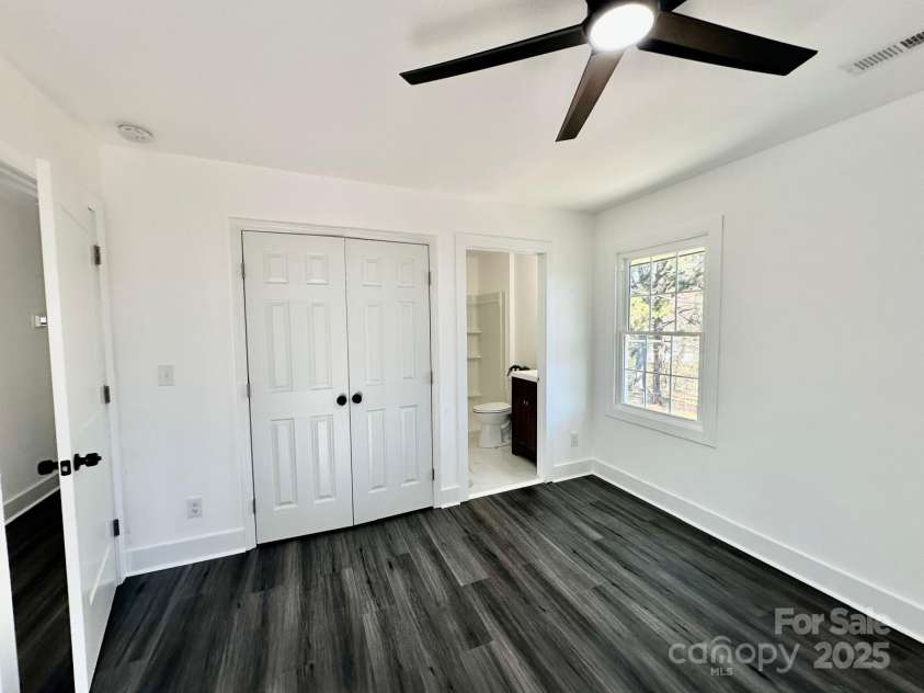 4513 Munsee Street, Charlotte, NC 28213.  MLS# CAR4218862, YatesRealty ID 4264. 