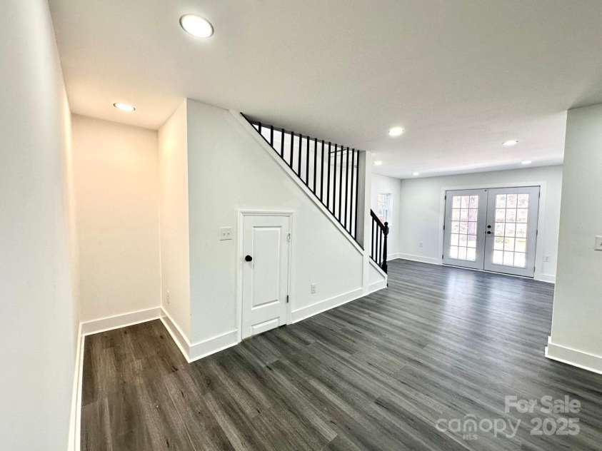 4513 Munsee Street, Charlotte, NC 28213.  MLS# CAR4218862, YatesRealty ID 4264. 