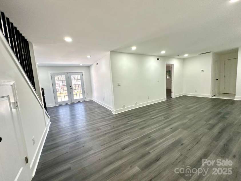 4513 Munsee Street, Charlotte, NC 28213.  MLS# CAR4218862, YatesRealty ID 4264. 