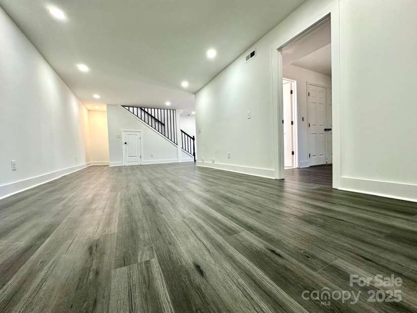 4513 Munsee Street, Charlotte, NC 28213.  MLS# CAR4218862, YatesRealty ID 4264. 