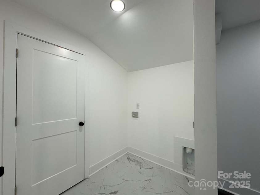 4513 Munsee Street, Charlotte, NC 28213.  MLS# CAR4218862, YatesRealty ID 4264. 