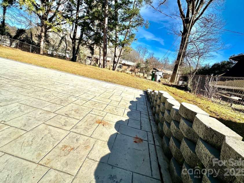 4513 Munsee Street, Charlotte, NC 28213.  MLS# CAR4218862, YatesRealty ID 4264. 