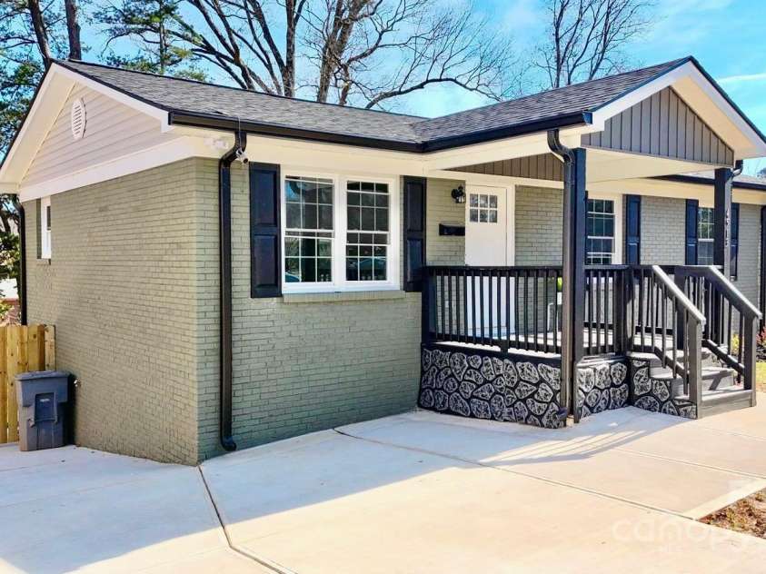 4513 Munsee Street, Charlotte, NC 28213.  MLS# CAR4218862, YatesRealty ID 4264. 