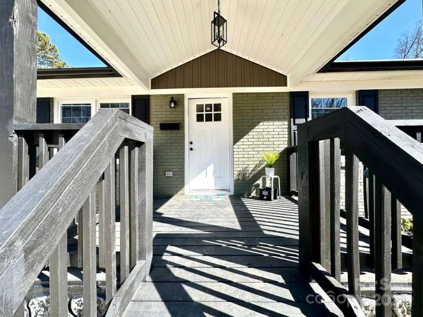 4513 Munsee Street, Charlotte, NC 28213.  MLS# CAR4218862, YatesRealty ID 4264. 