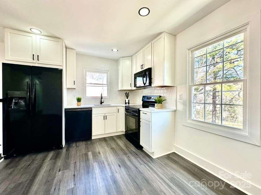 4513 Munsee Street, Charlotte, NC 28213.  MLS# CAR4218862, YatesRealty ID 4264. 
