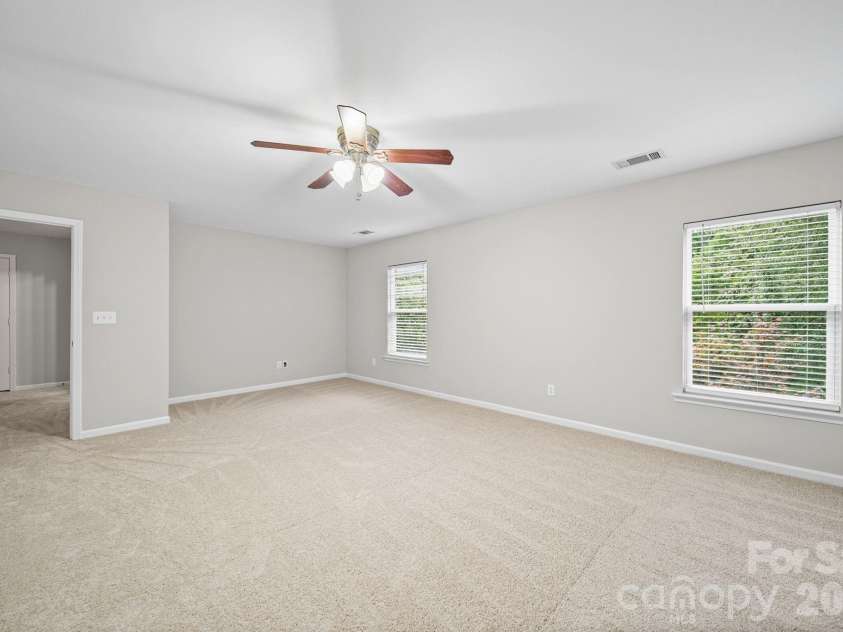 9220 Seamill Road, Charlotte, NC 28278.  MLS# CAR4411988, YatesRealty ID 42640. 