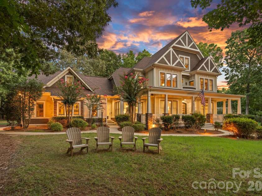 157 Dedham Loop, Mooresville, NC 28117.  MLS# CAR4407854, YatesRealty ID 42641. Beautiful setting at the end of the Loop