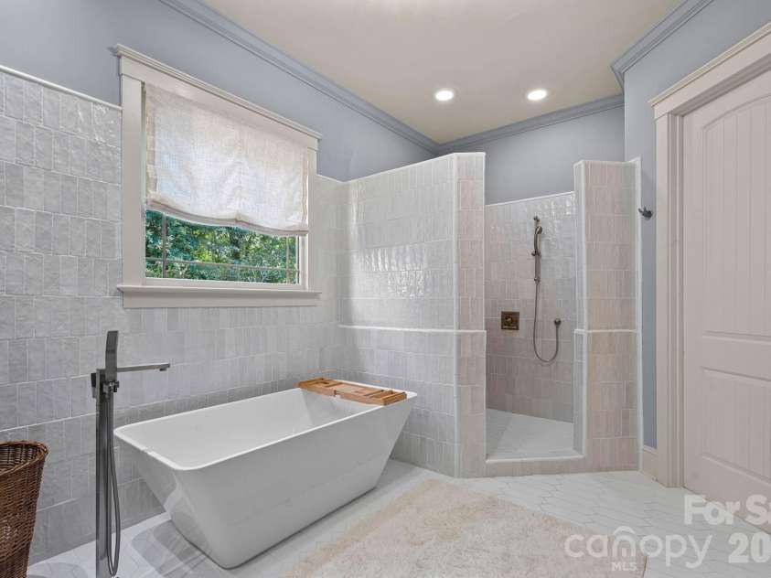 157 Dedham Loop, Mooresville, NC 28117.  MLS# CAR4407854, YatesRealty ID 42641. Updated Primary Bath