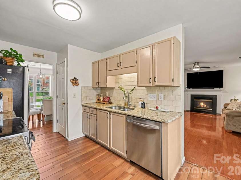 1707 Cottage Creek Road, Indian Trail, NC 28079.  MLS# CAR4411120, YatesRealty ID 42642. Kitchen