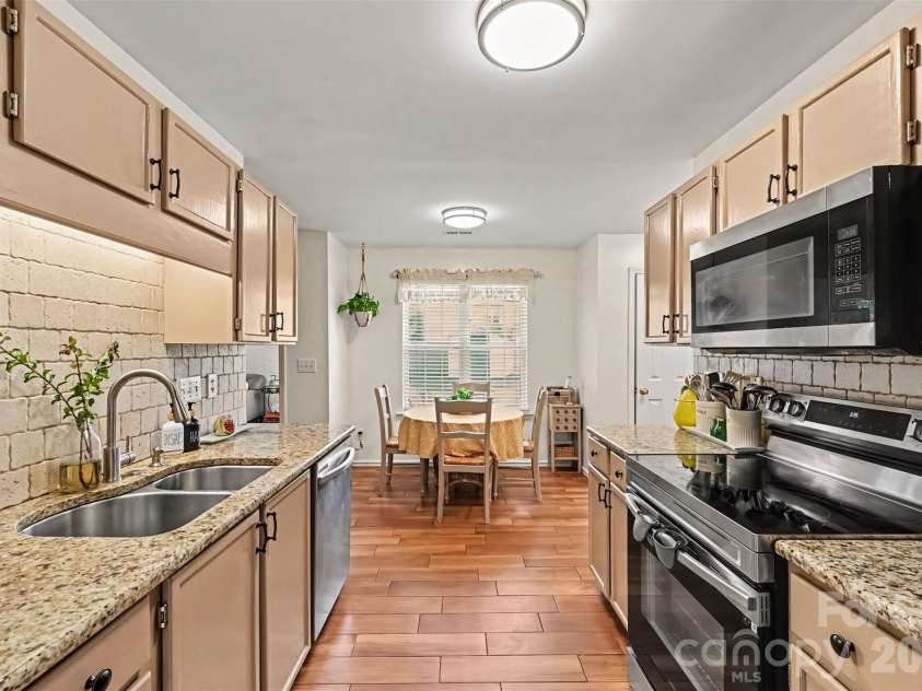 1707 Cottage Creek Road, Indian Trail, NC 28079.  MLS# CAR4411120, YatesRealty ID 42642. Kitchen