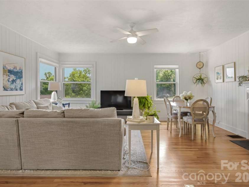 10 Springdale Road, Asheville, NC 28805.  MLS# CAR4406855, YatesRealty ID 42645. 