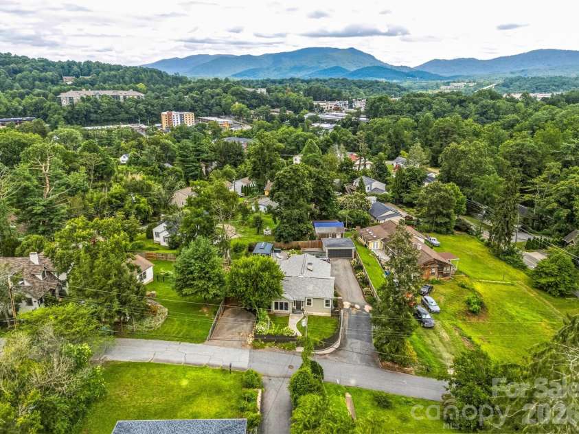 10 Springdale Road, Asheville, NC 28805.  MLS# CAR4406855, YatesRealty ID 42645. Ariel 10 Springdale