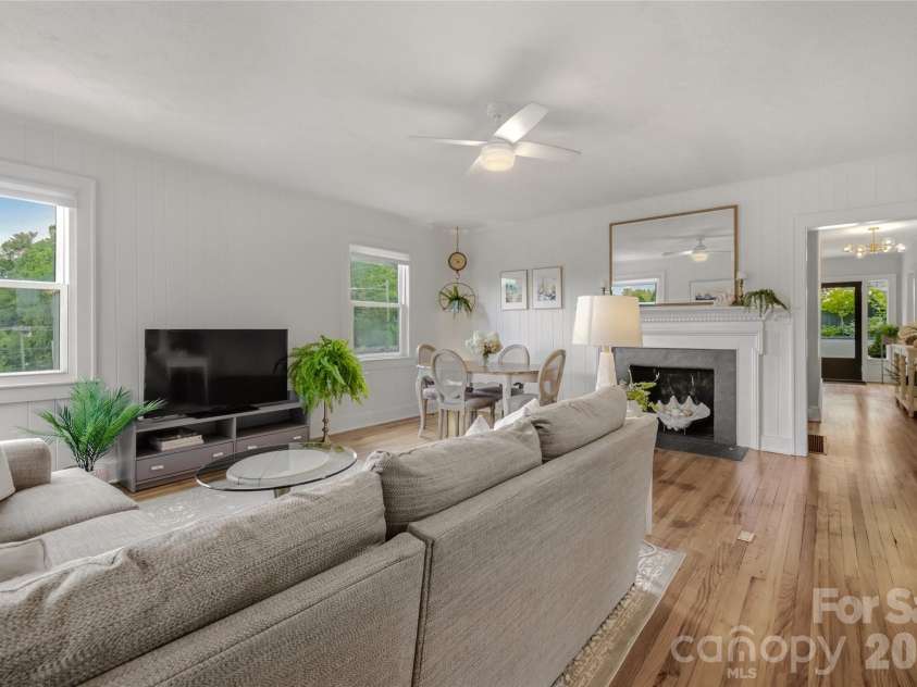 10 Springdale Road, Asheville, NC 28805.  MLS# CAR4406855, YatesRealty ID 42645. Charming, open, light, and airy home