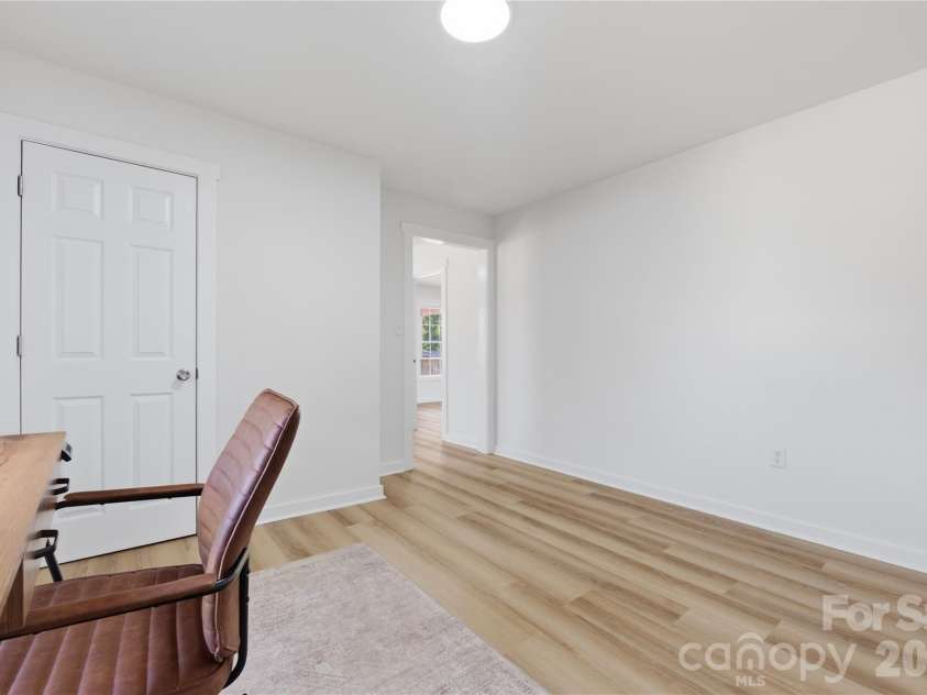 92 Spencer Avenue, Mooresville, NC 28115.  MLS# CAR4345908, YatesRealty ID 42646. 