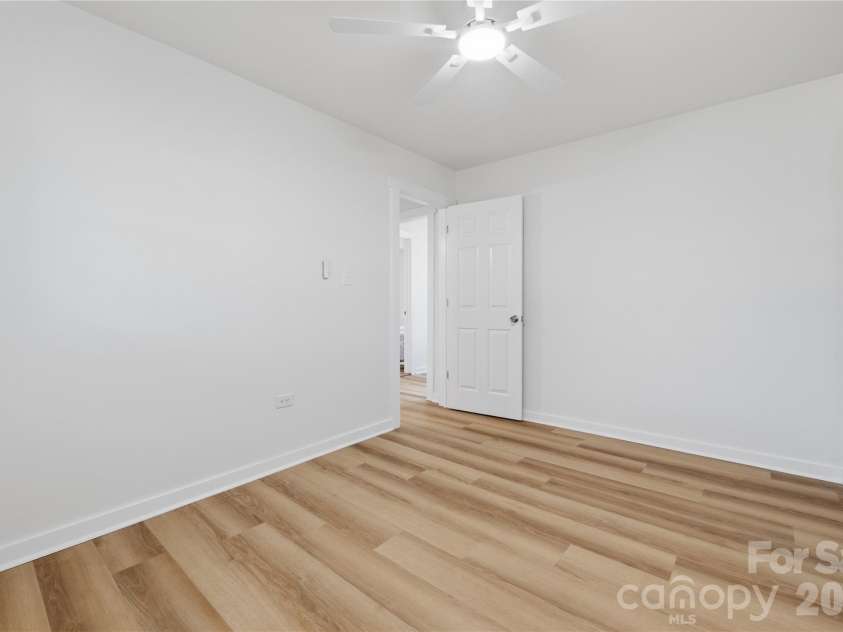 92 Spencer Avenue, Mooresville, NC 28115.  MLS# CAR4345908, YatesRealty ID 42646. 