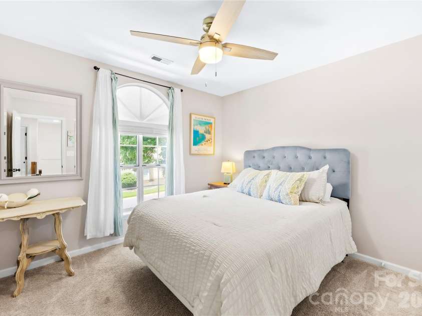 141 Ashford Hollow Lane, Mooresville, NC 28117.  MLS# CAR4418556, YatesRealty ID 42647. 