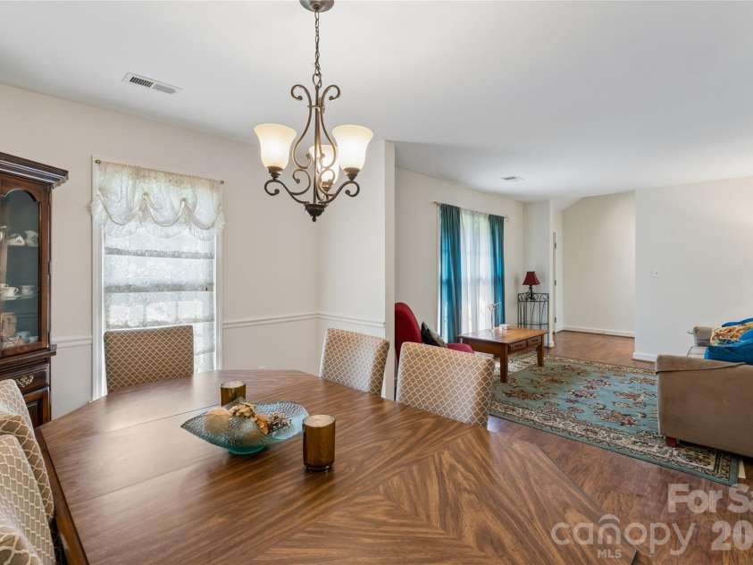 4737 Autumn Leaf Lane, Charlotte, NC 28277.  MLS# CAR4404440, YatesRealty ID 42648. 
