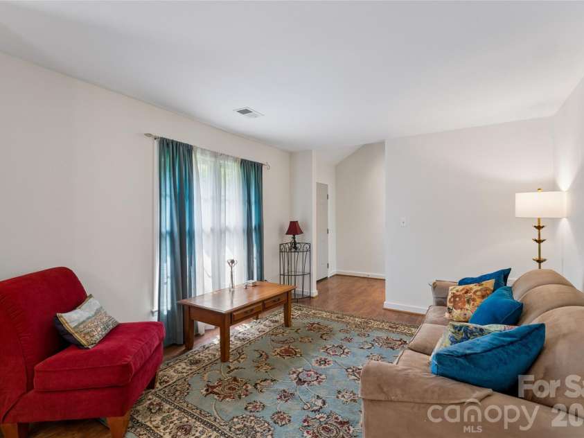 4737 Autumn Leaf Lane, Charlotte, NC 28277.  MLS# CAR4404440, YatesRealty ID 42648. 