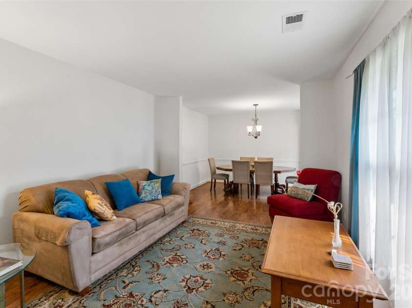 4737 Autumn Leaf Lane, Charlotte, NC 28277.  MLS# CAR4404440, YatesRealty ID 42648. 