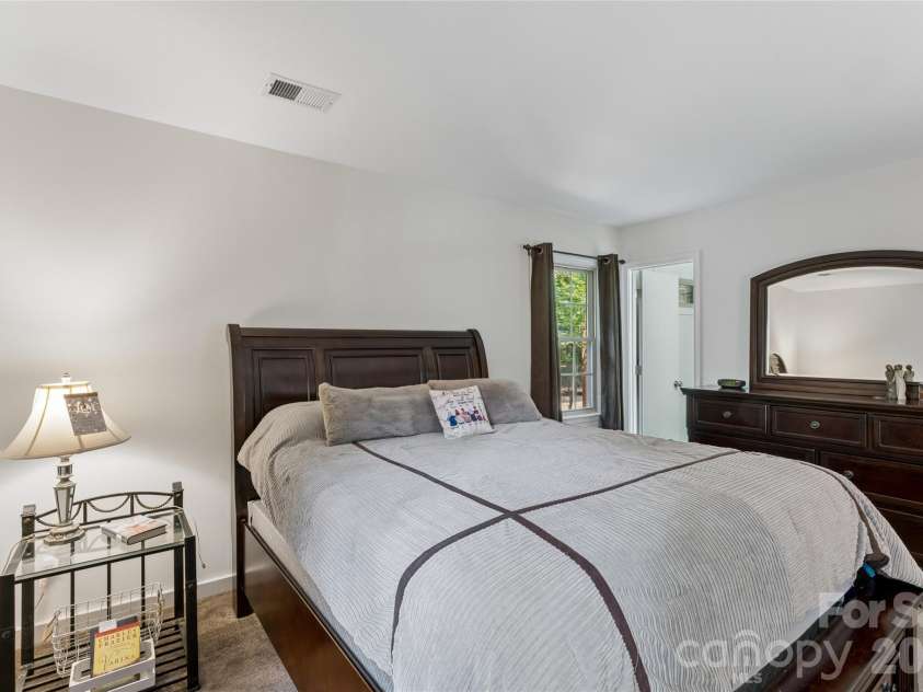4737 Autumn Leaf Lane, Charlotte, NC 28277.  MLS# CAR4404440, YatesRealty ID 42648. 