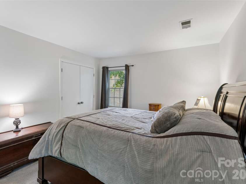 4737 Autumn Leaf Lane, Charlotte, NC 28277.  MLS# CAR4404440, YatesRealty ID 42648. 
