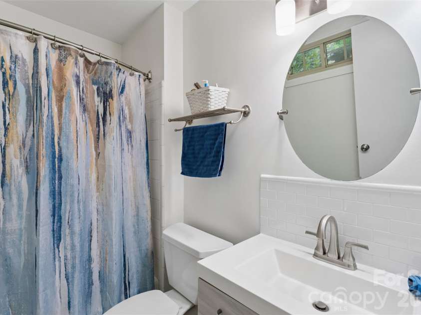 4737 Autumn Leaf Lane, Charlotte, NC 28277.  MLS# CAR4404440, YatesRealty ID 42648. 