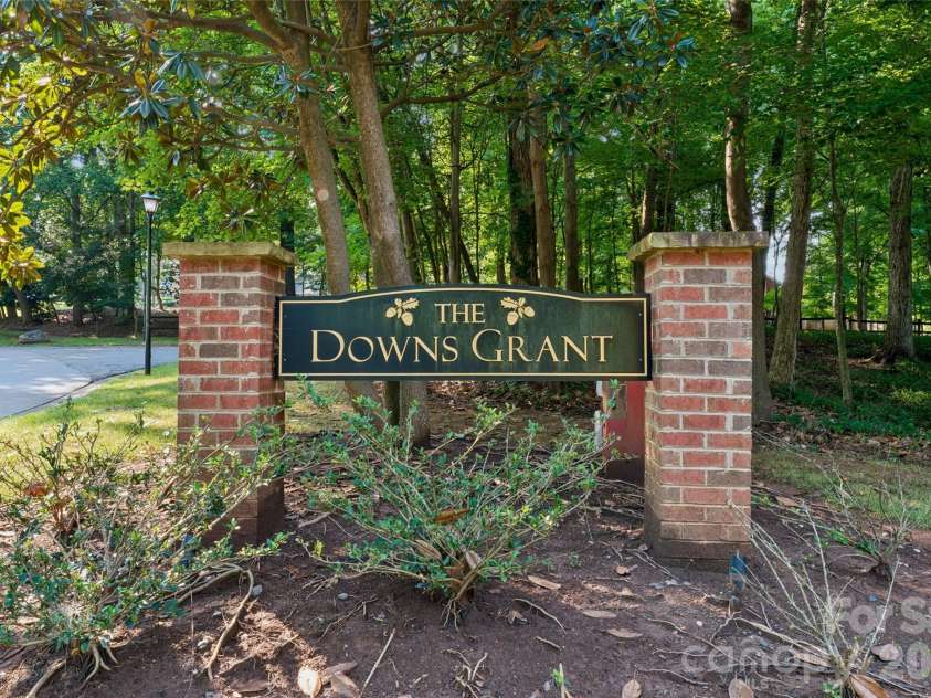 4737 Autumn Leaf Lane, Charlotte, NC 28277.  MLS# CAR4404440, YatesRealty ID 42648. 