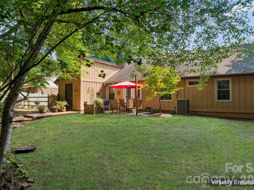 4737 Autumn Leaf Lane, Charlotte, NC 28277.  MLS# CAR4404440, YatesRealty ID 42648. 