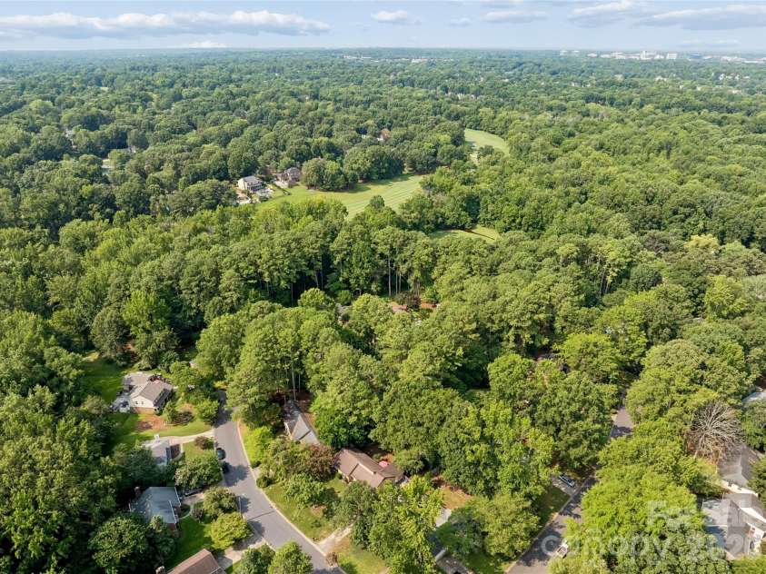 4737 Autumn Leaf Lane, Charlotte, NC 28277.  MLS# CAR4404440, YatesRealty ID 42648. 