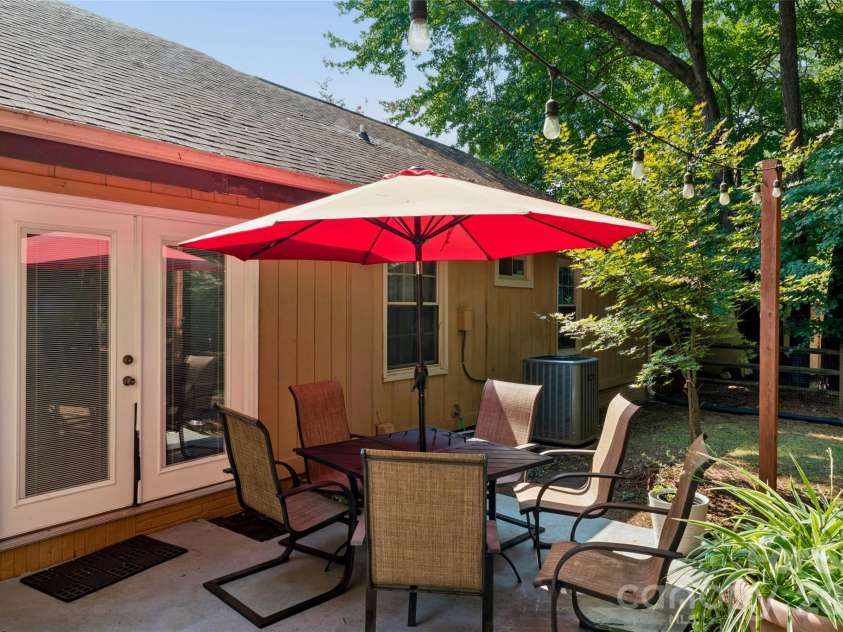 4737 Autumn Leaf Lane, Charlotte, NC 28277.  MLS# CAR4404440, YatesRealty ID 42648. 